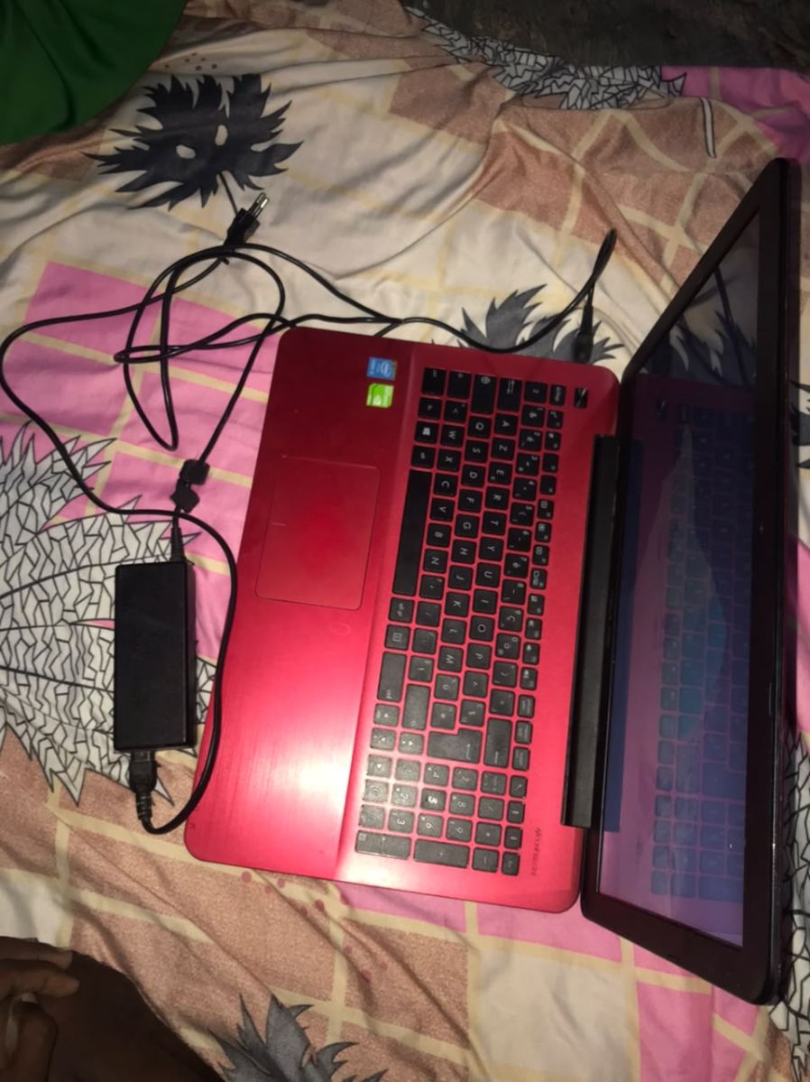 PC Asus quasi neuf, utilisé 1 an