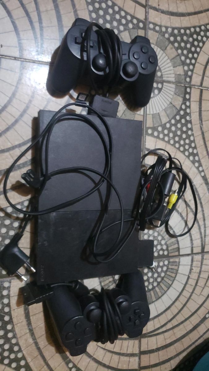 PlayStation 2 neuve, utilisée 1 mois