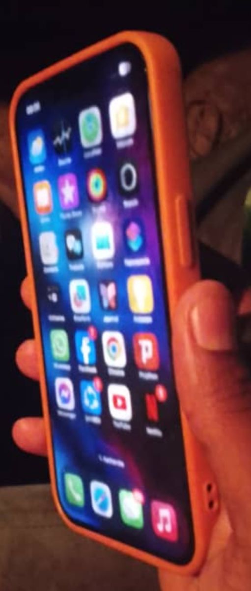 iPhone 13 Portable quasi neuf avec garantie 3 jours