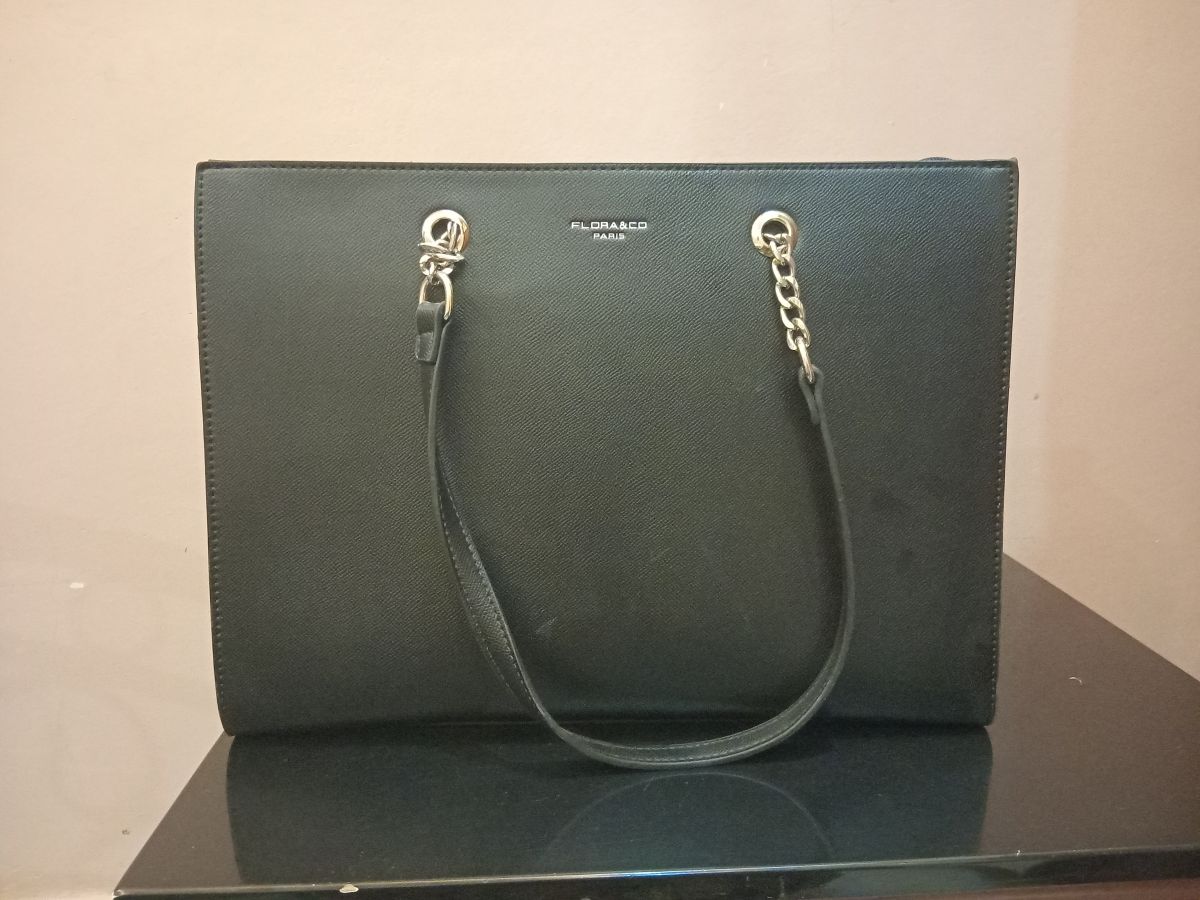 Sac à main noir Flora&Co grand format
