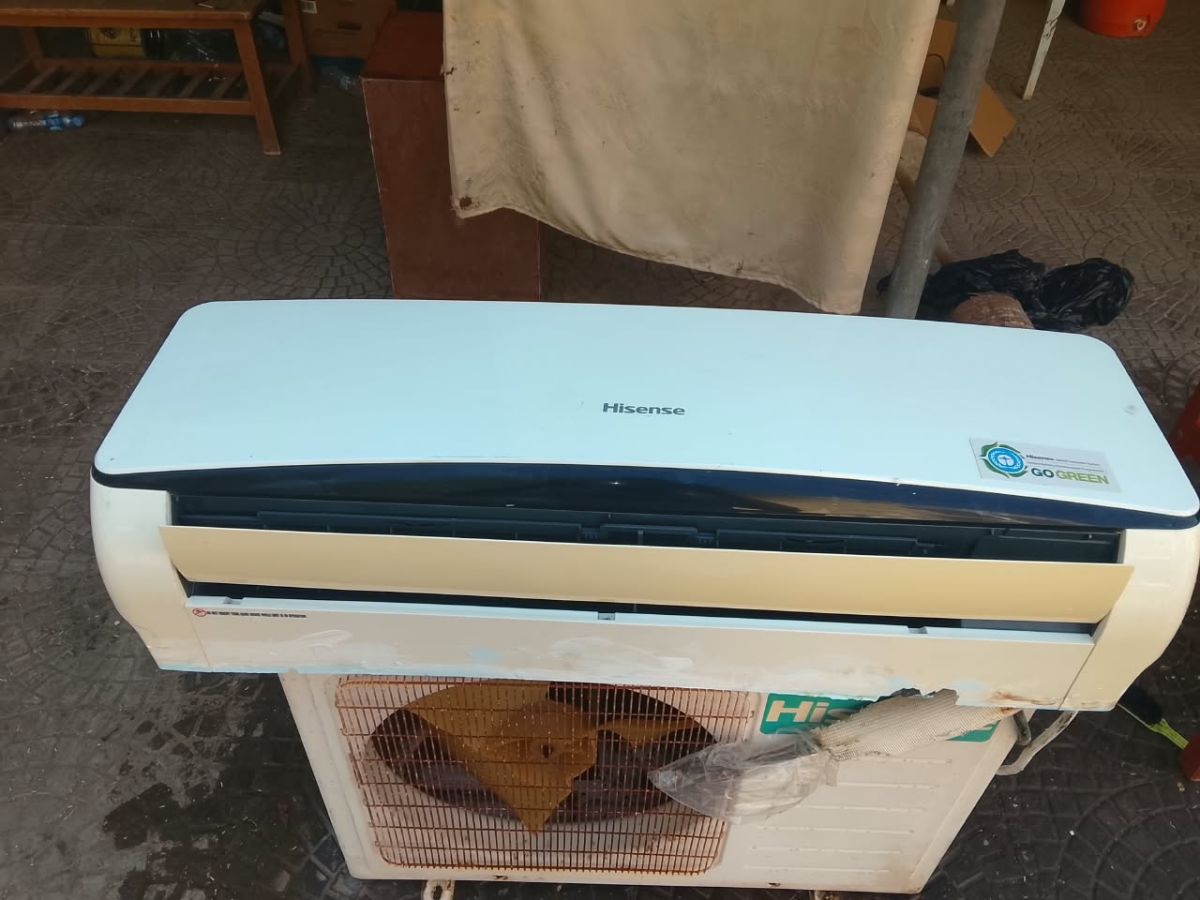 Climatiseur Hisense Split 2 CV d\'occasion en bon état
