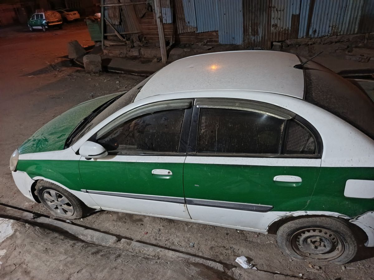 Taxi d\'occasion à réparer, bon potentiel mécanique