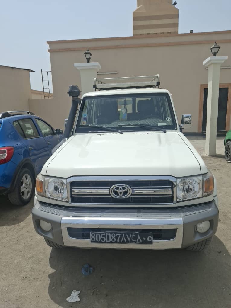 Toyota hard top et Mahindra KUV100