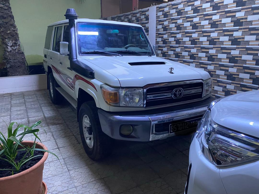 Toyota Land Cruiser 76 Hardtop 2017, diesel turbo V8