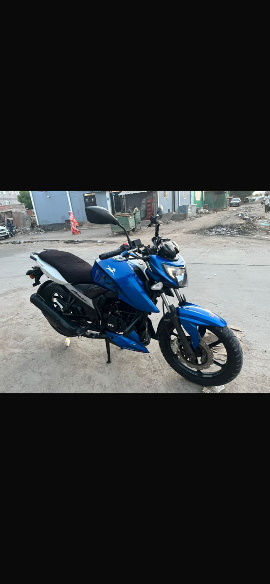 Moto TVS 160cc bleu, 7 mois, très bon état