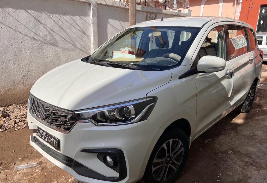 Suzuki Ertiga essence, climatisation, boîte automatique