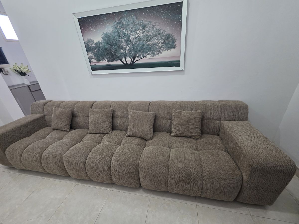 Salon neuf confortable en excellent état