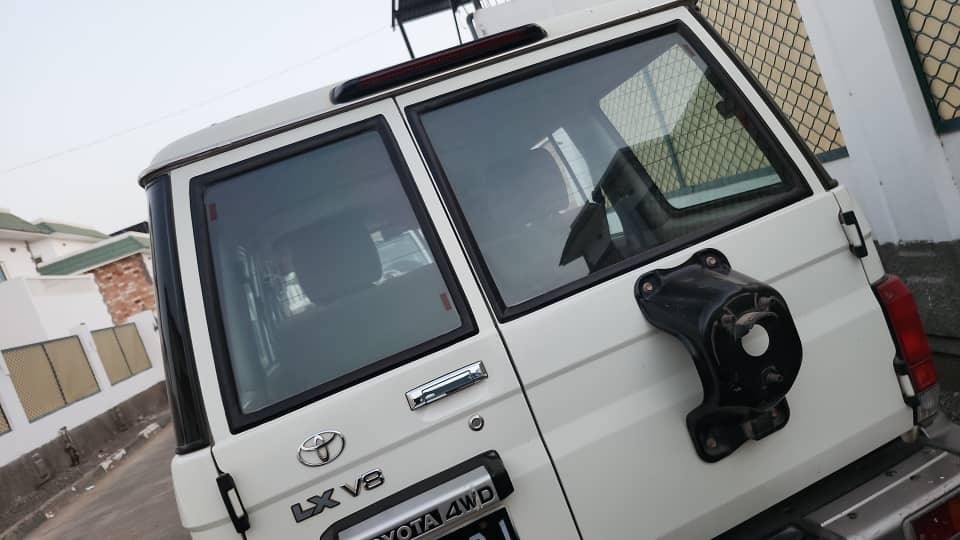 Toyota Hardtop LX V8 2022, diesel, bon état