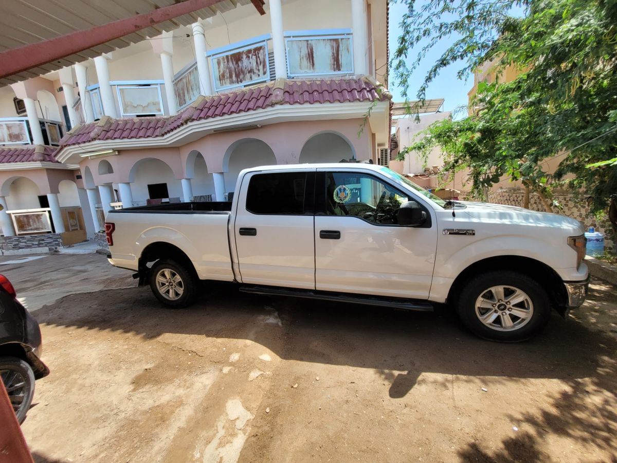 Voiture Ford F150 2020 automatique en très bon état