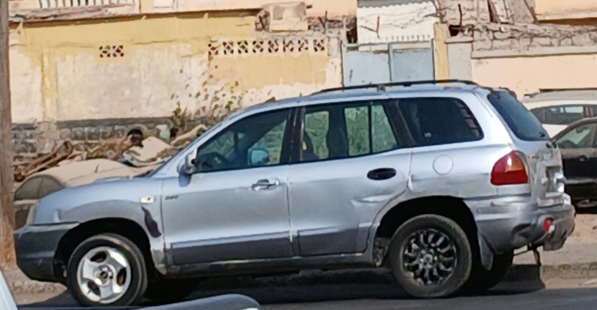 Hyundai Santa Fe et Peugeot Partner à vendre