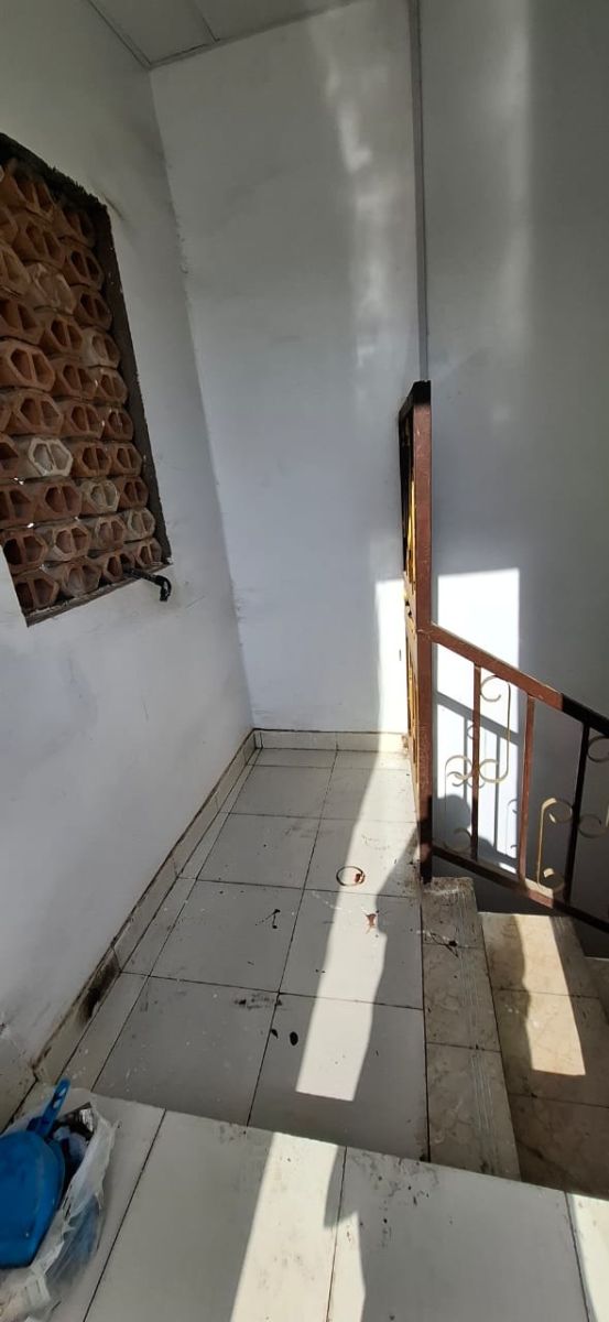 Maison F6 duplex neuf, construite récemment à Barwaqo