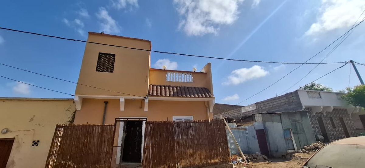Maison F6 duplex neuf, construite récemment à Barwaqo