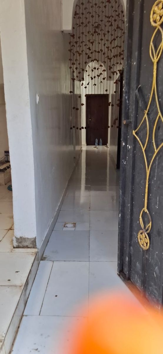 Maison F6 duplex neuf, construite récemment à Barwaqo