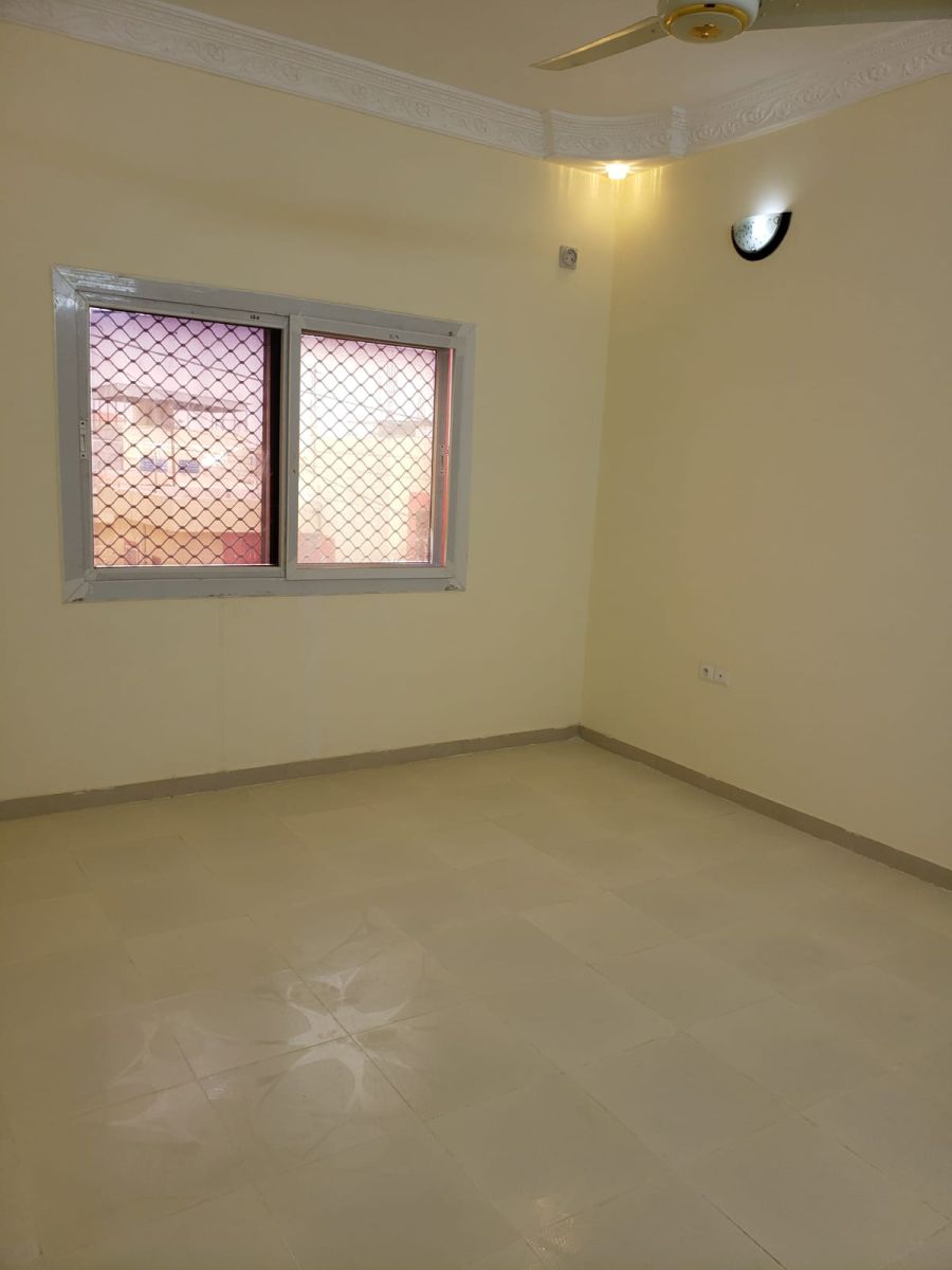 Villa spacieuse F5 avec terrasse et parking privé à Cité Hamdani PK12