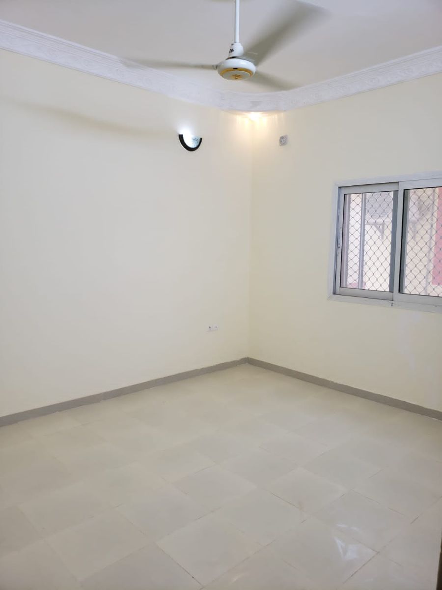 Villa spacieuse F5 avec terrasse et parking privé à Cité Hamdani PK12