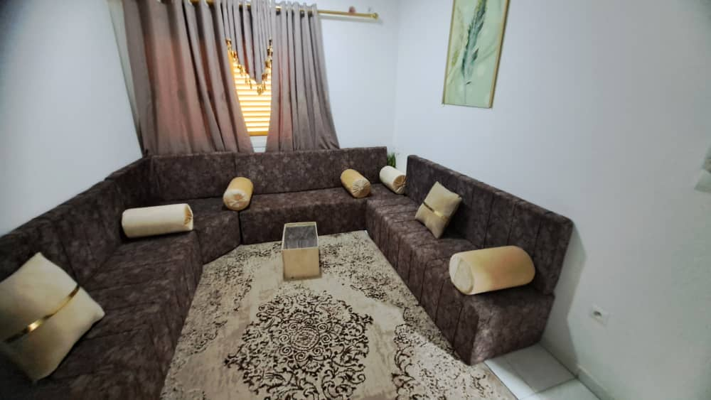 Lot complet de mobilier et équipements de maison