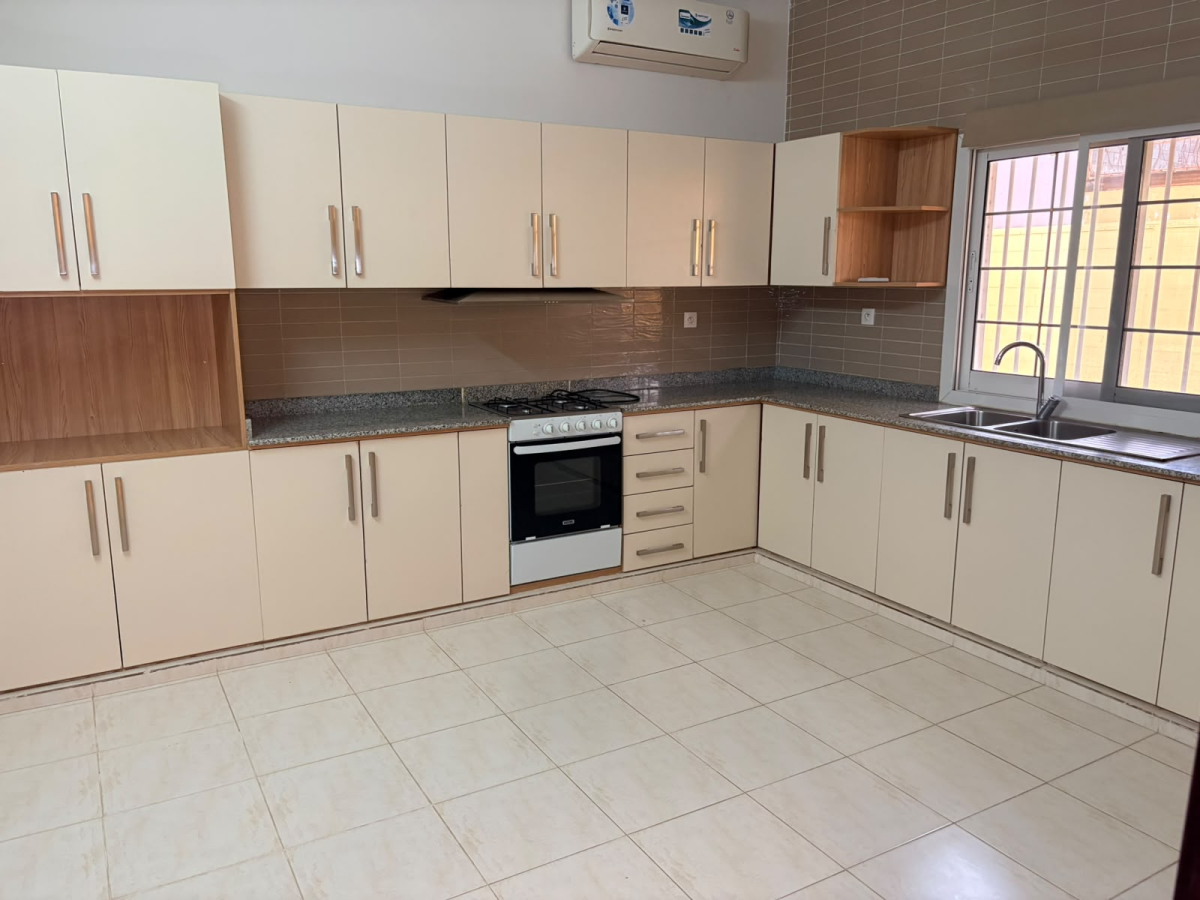 3 appartements modernes 200 m² avec climatisation à Haramous