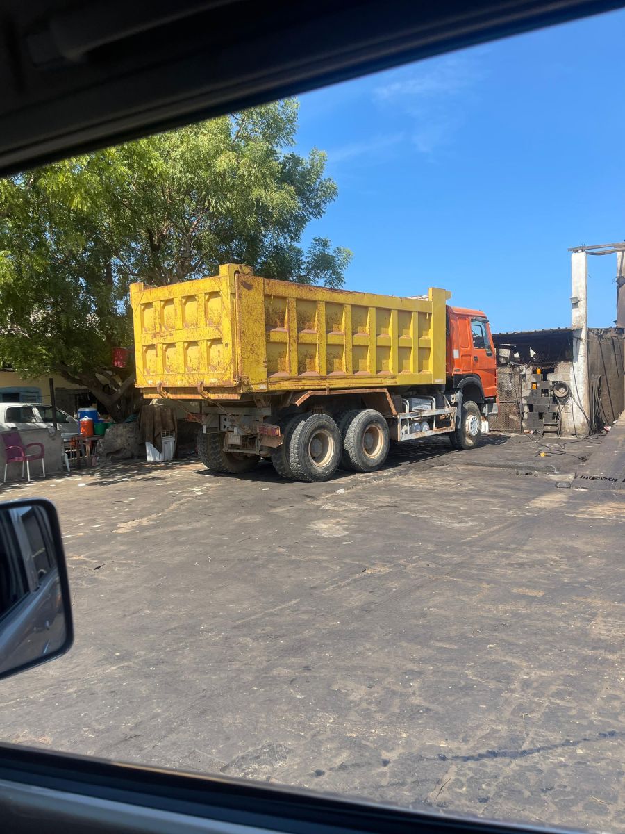 Camion Howo Sinotruck en bon état