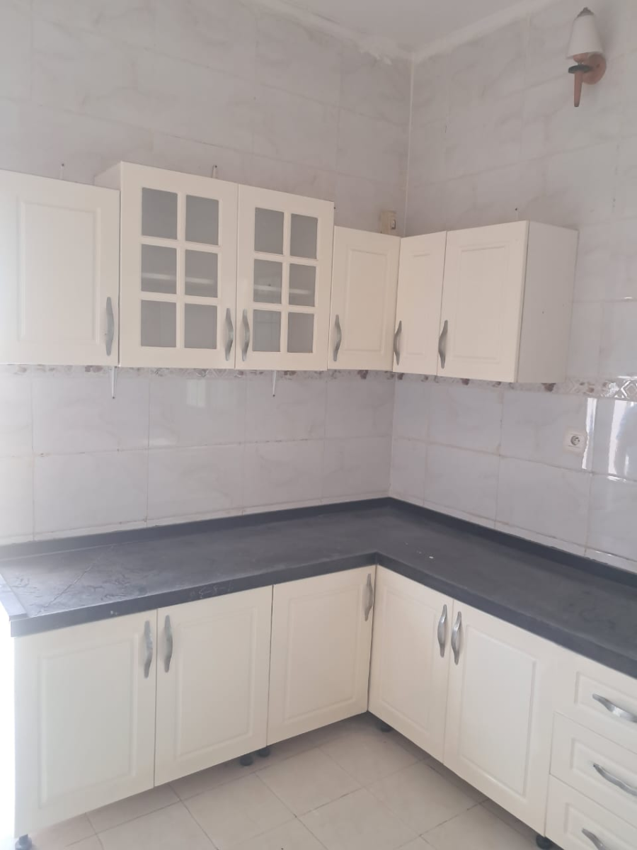 Villa duplex F6 avec balcon et parking à Haramous