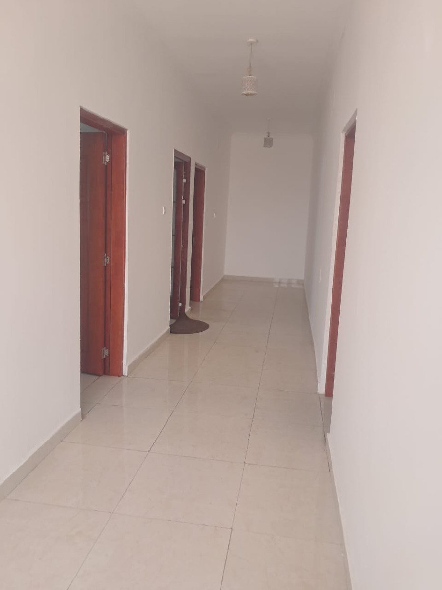 Villa duplex F6 avec balcon et parking à Haramous