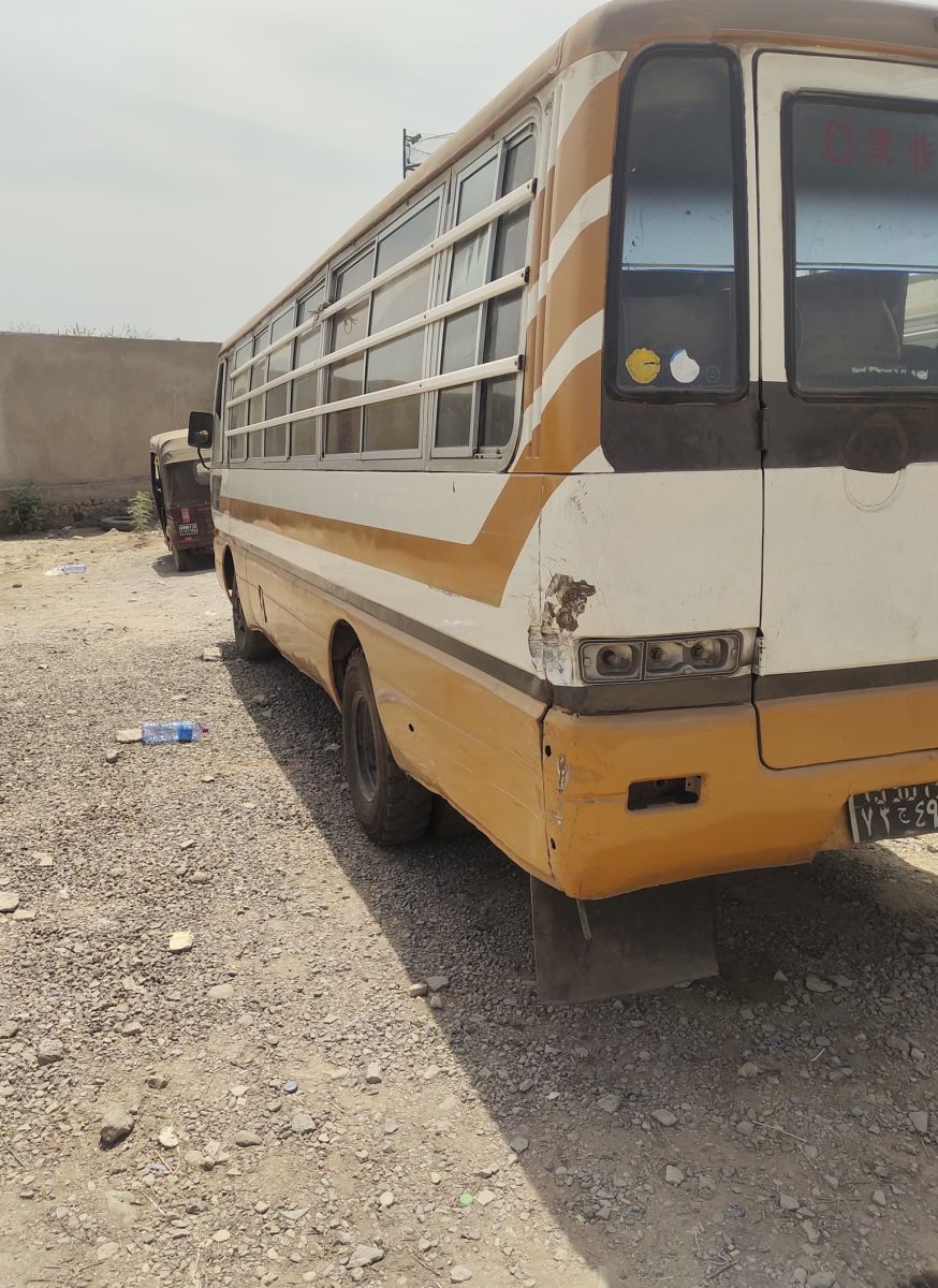Bus Mitsubishi Rosa diesel manuel en très bon état