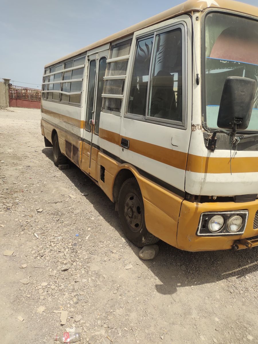 Bus Mitsubishi Rosa diesel manuel en très bon état
