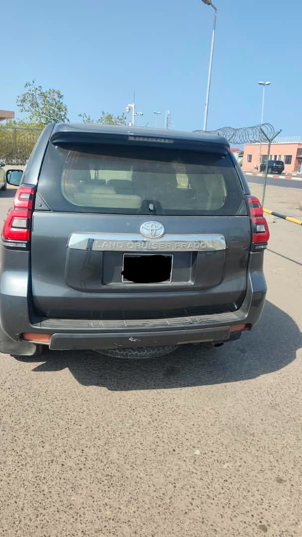 4 Voitures en excellent état à vendre : TOYOTA PRADO AUTOMATIQUe - TOYOTA HILUX 2020 AUTOMATIQUE &. Hyundai SANTA FE 2016 & SUZUKI SWIFT 2019