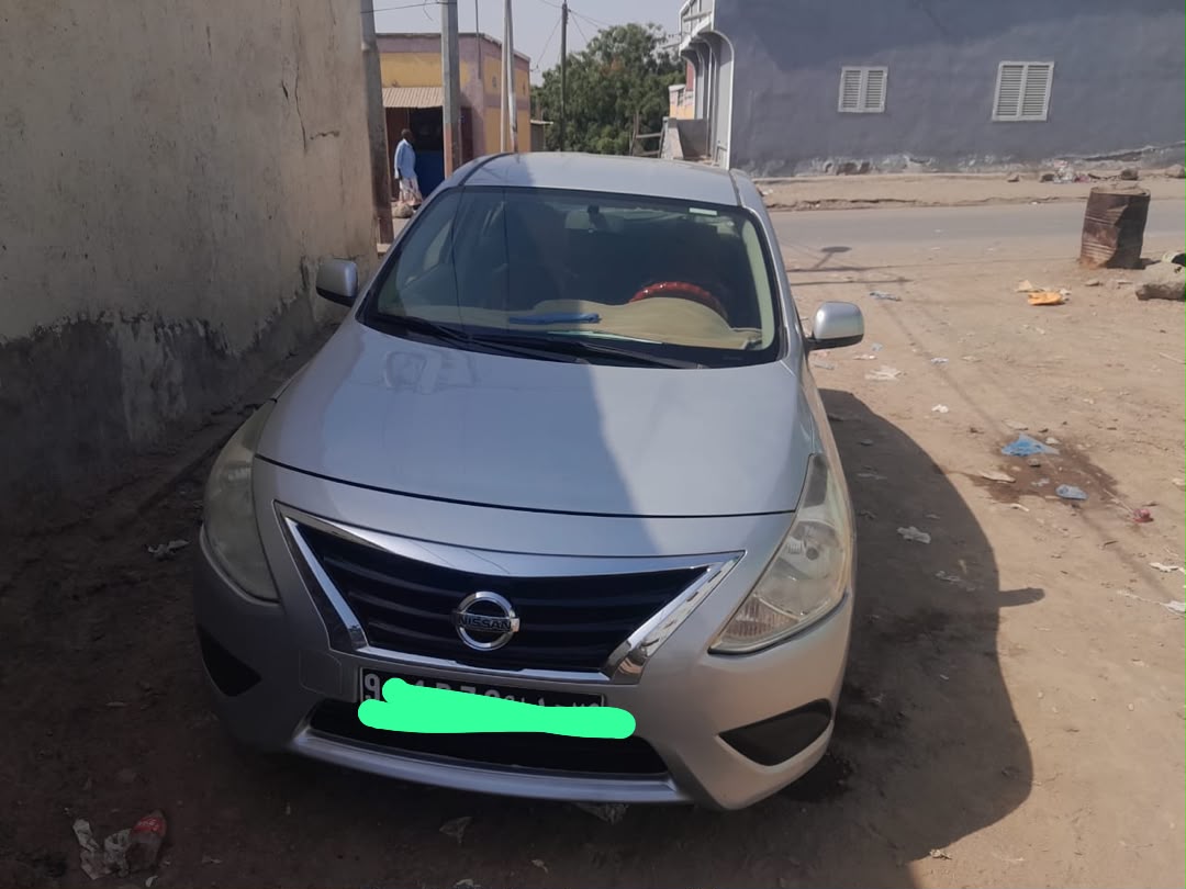 Nissan Sunny 2019, bon état, économique et confortable
