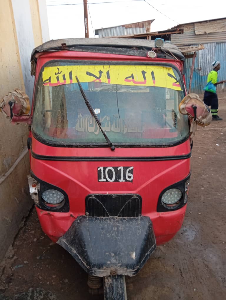 Tricycle Bajaja en bon état