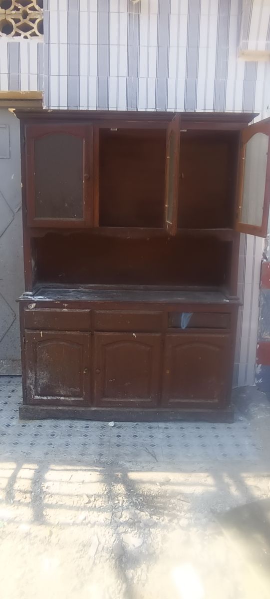 Armoire en bois pour cuisine en très bon état