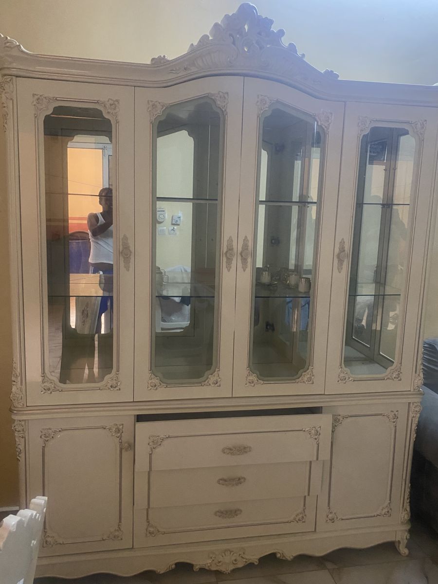 Armoire de salon de qualité, état neuf