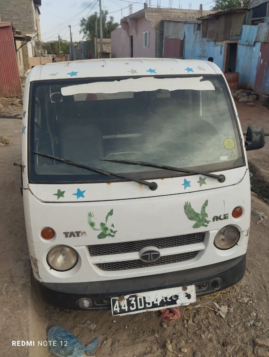 Bajaj Tata en bon état sans accident