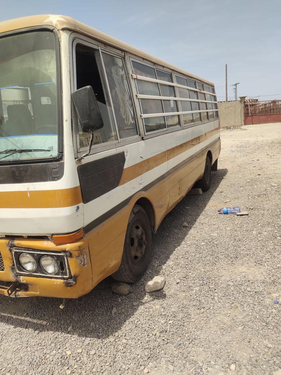 Bus Mitsubishi Rosa diesel manuel en très bon état