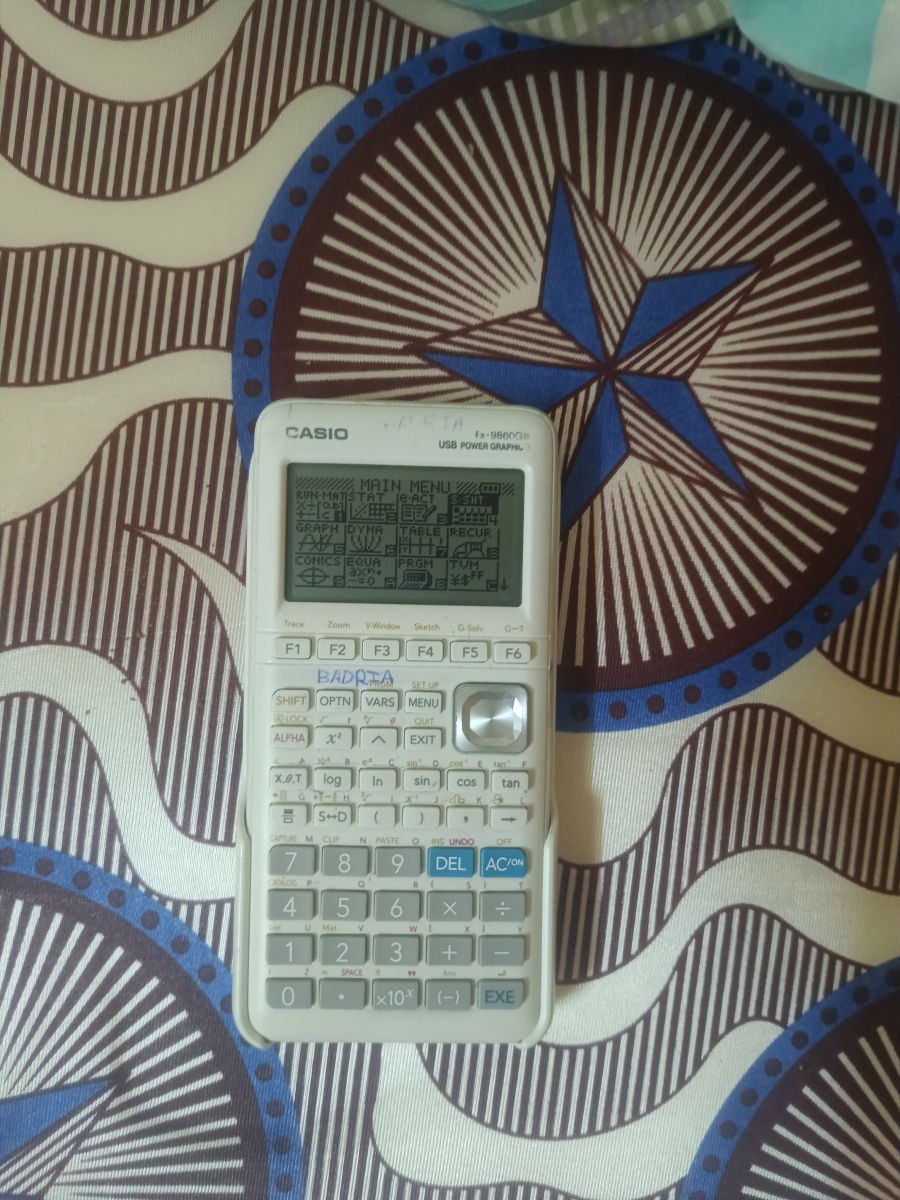 Calculatrice graphique Casio fx-9860GIII en bon état