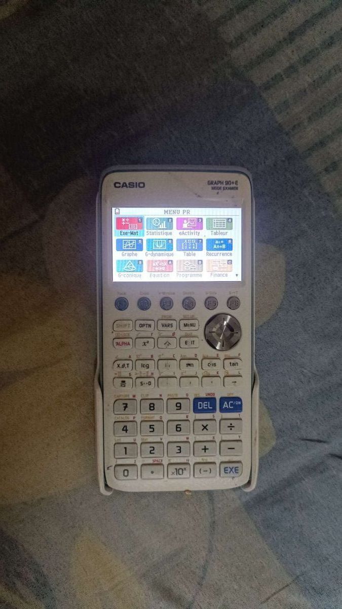 Calculatrice graphique Casio Graph 90+E écran couleur mode examen