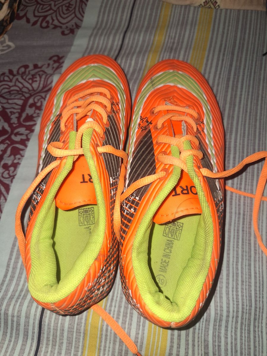 Chaussures de qualité peu utilisées en bon état