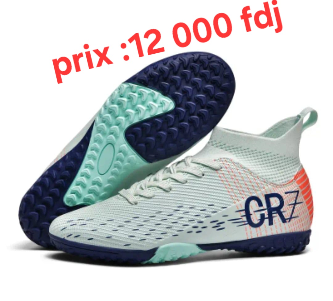Chaussures de football CR7 légères et confortables