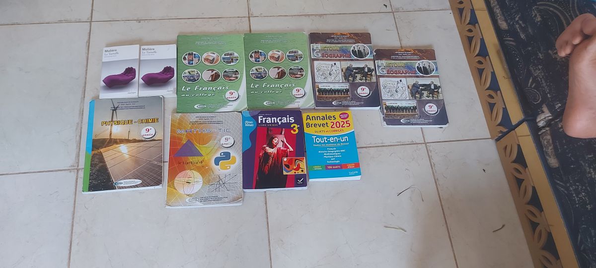 Livres scolaires 3ème en bon état à prix abordable