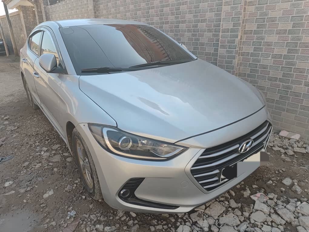 Hyundai Avante 2018 diesel boîte automatique climatisation