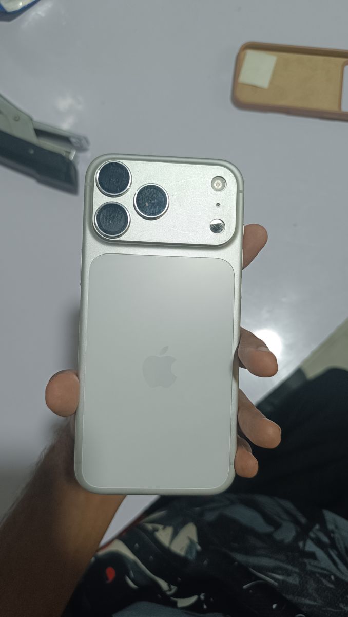 iPhone 17 Pro Max 256 Go, batterie 98% en bon état