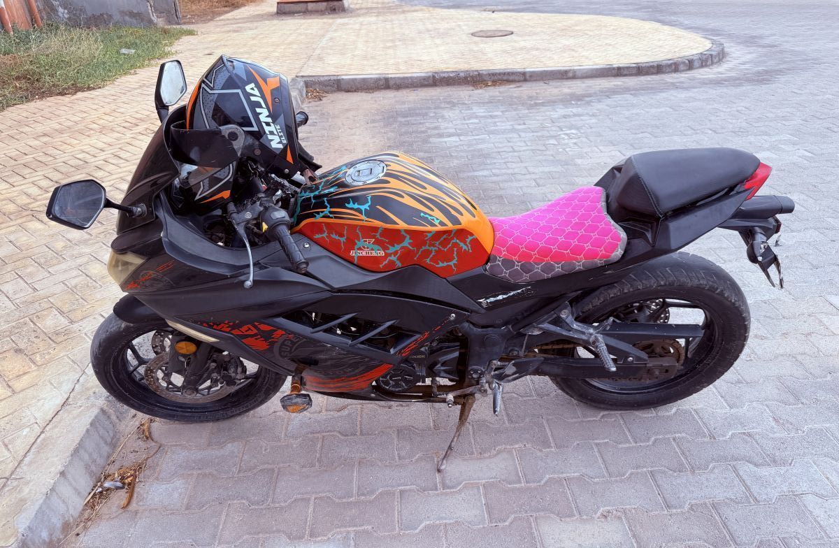 🏍️ Je mets en vente ma Motorcycle C.B.R., en excellent état,