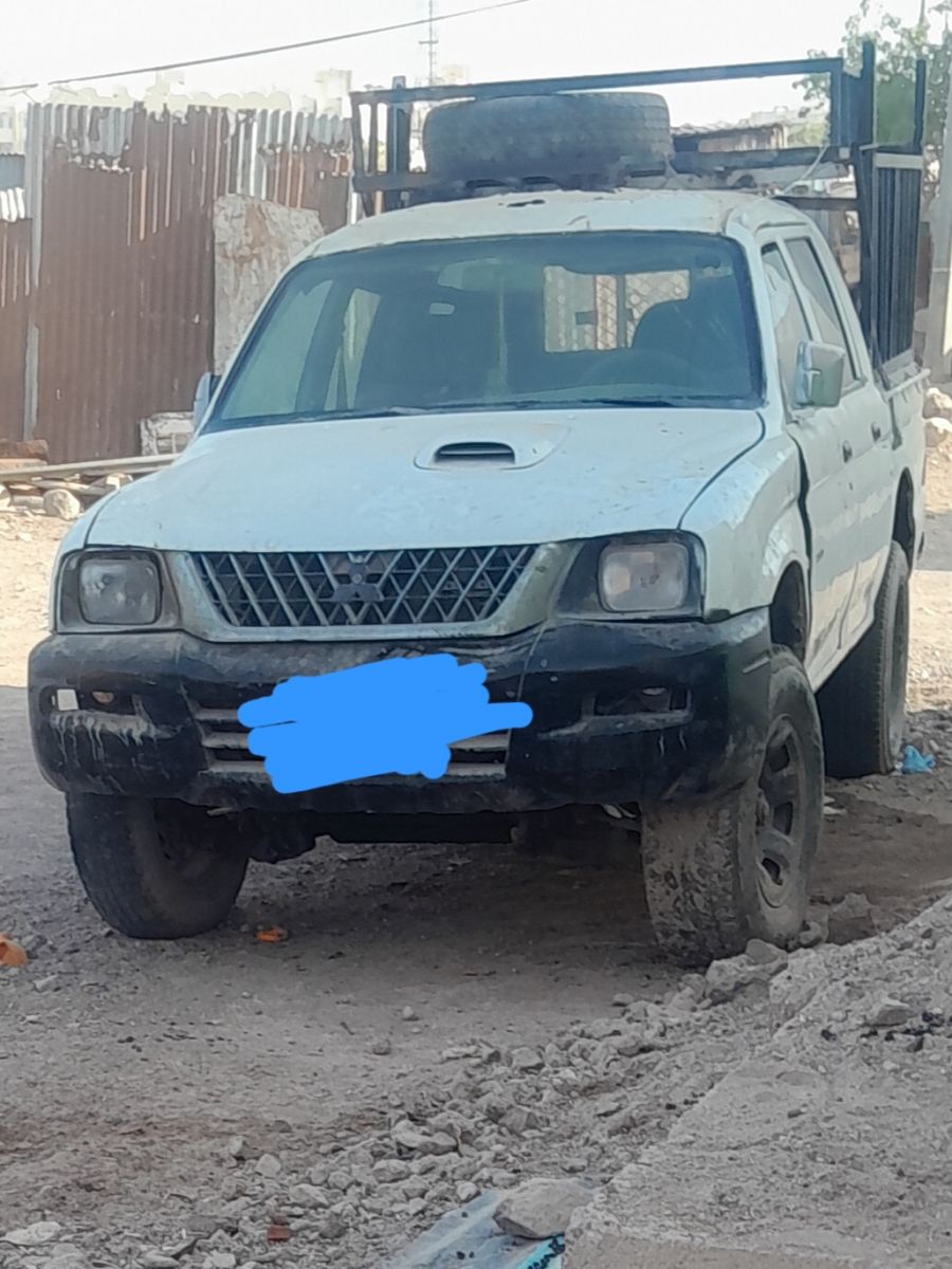Pick-up d\'occasion avec moteur neuf à négocier