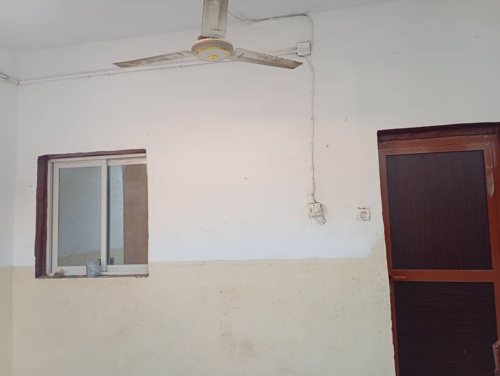 Maison F4 avec grand salon à Djebel près mosquée Birou-Walidyn