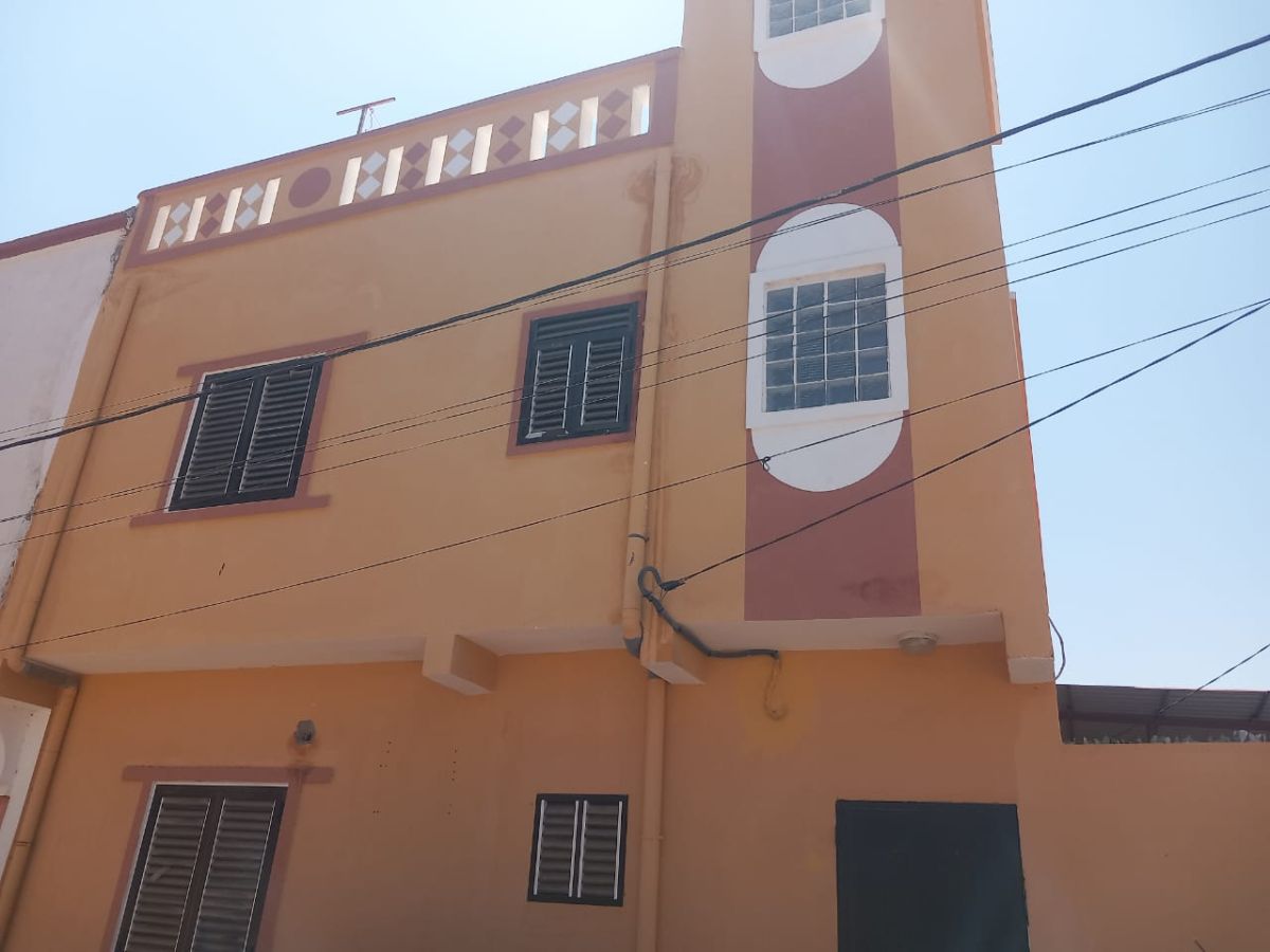 Maison F3 avec grand parking à Barwaqo 2 proche route d\'Arta