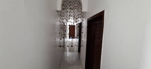 Maison F6 duplex neuf, construite récemment à Barwaqo