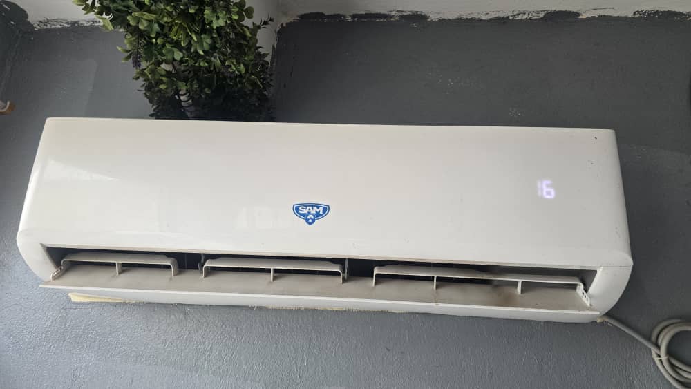 Lot de meubles et électroménager pour maison