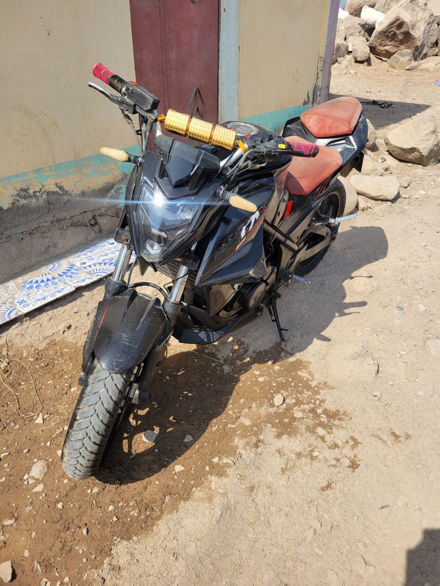 Moto Jinchen 200 en bon état avec carte grise