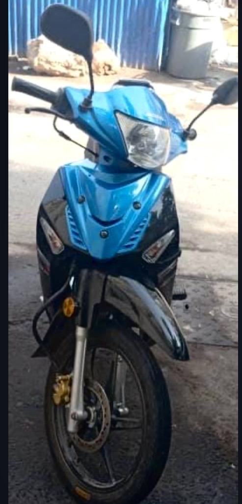 Moto Jincheng 110 en bon état, bien entretenue