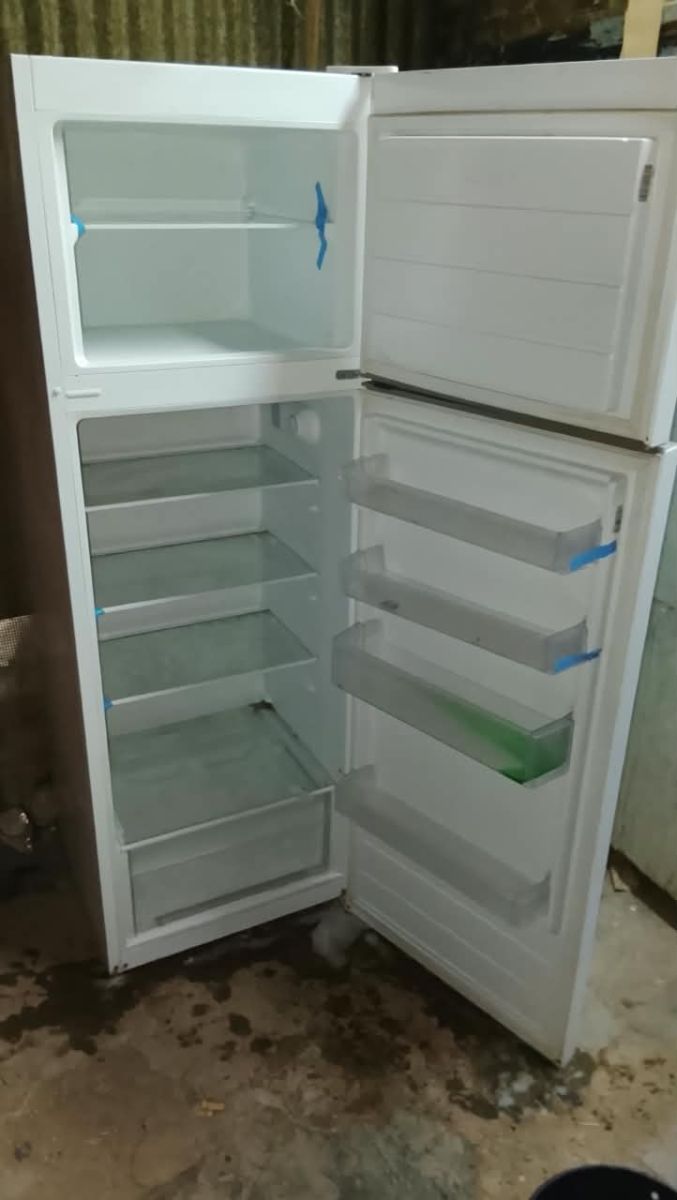 Réfrigérateur économique en bon état