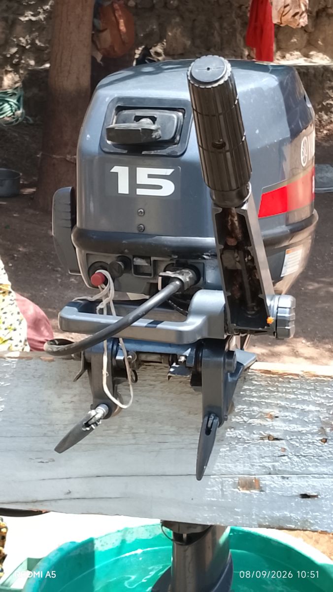 Moteur Yamaha 15 CV en très bon état
